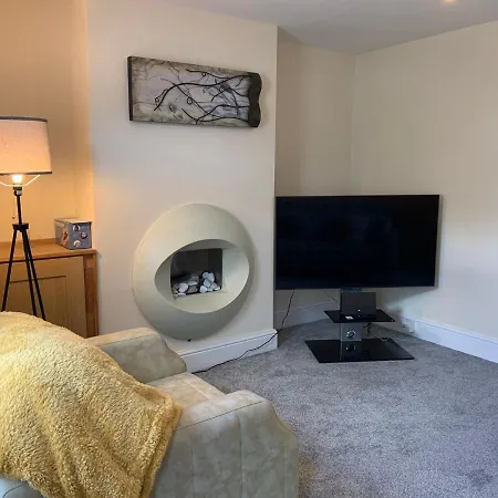 Rocester Rest Close To Alton Towers & Jcb, Netflix Exterior photo