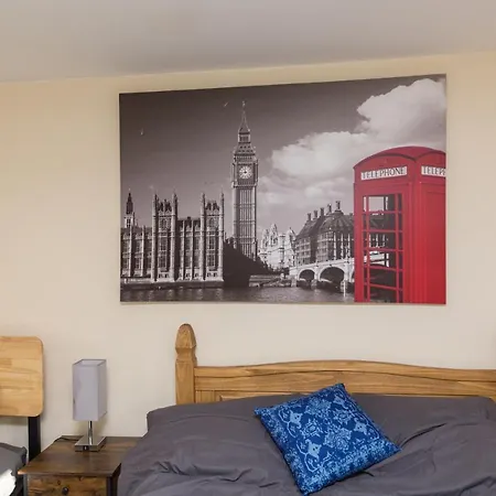 Rocester Rest Close To Alton Towers & Jcb, Netflix Exterior photo