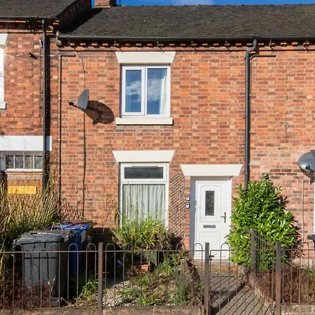 Rocester Rest Close To Alton Towers & Jcb, Netflix Exterior photo