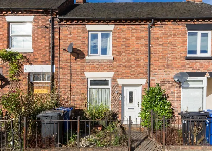 Rocester Rest Close To Alton Towers & Jcb, Netflix