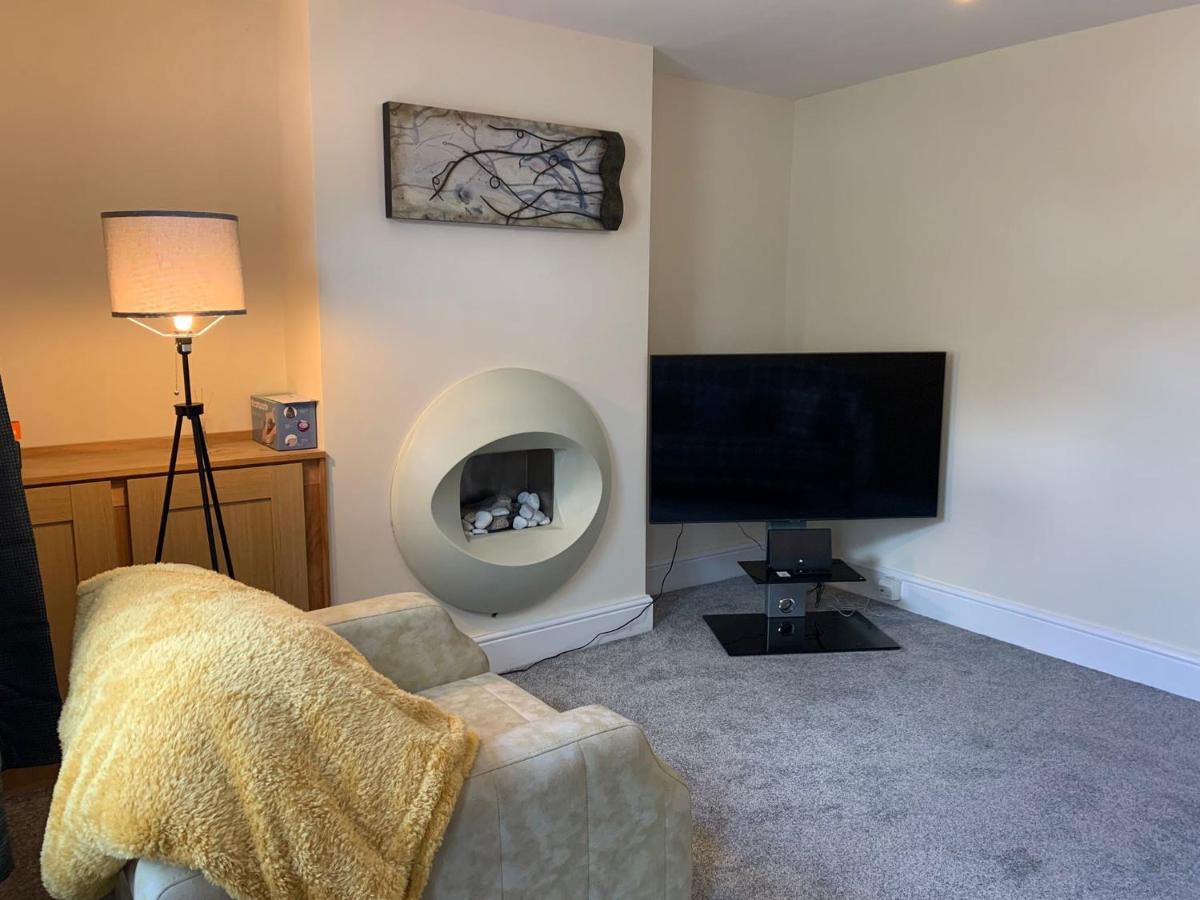 Rest Close To Alton Towers & Jcb, Netflix Holiday home Rocester
