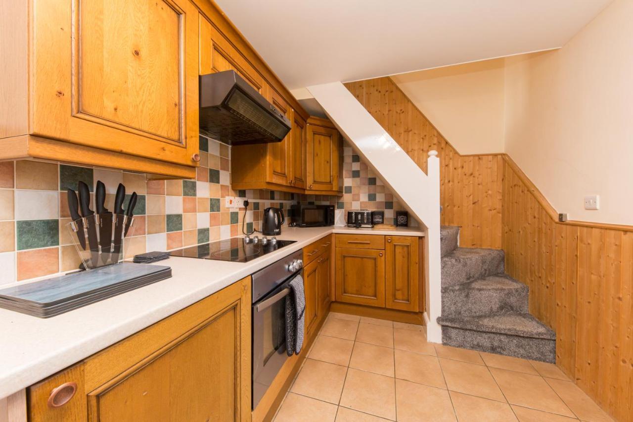 Rest Close To Alton Towers & Jcb, Netflix Holiday home Rocester